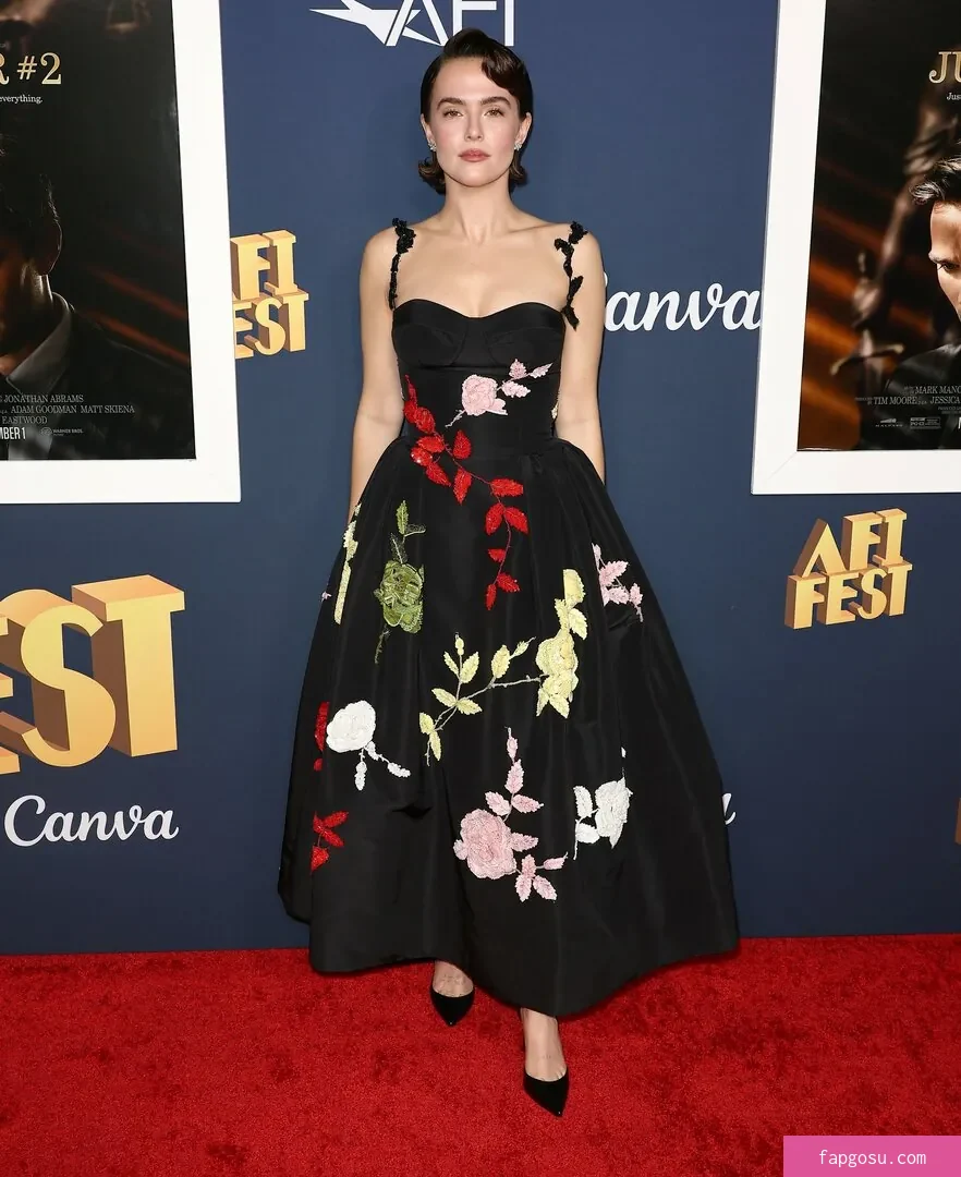 Zoey Deutch
