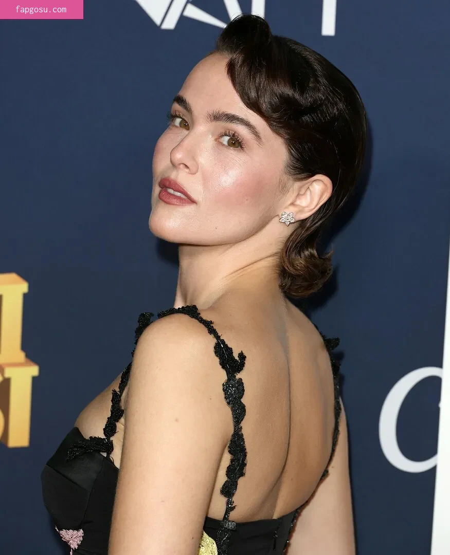 Zoey Deutch
