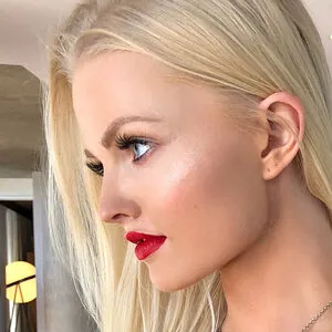 Zienna Eve