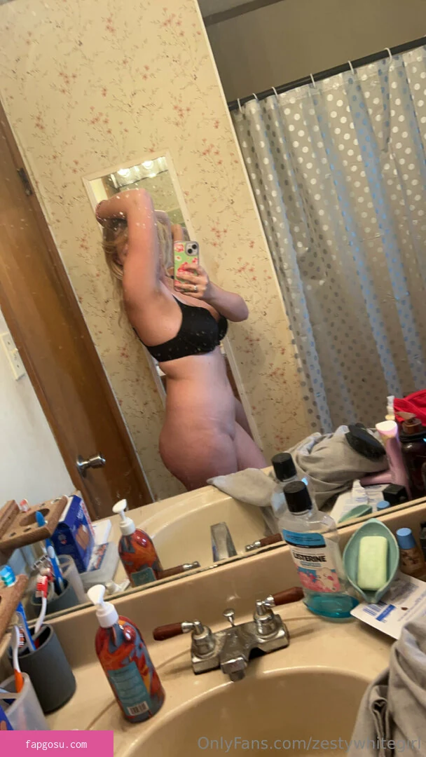Zestywhitegirl/Maria Moore