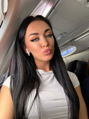 zuzutravels content