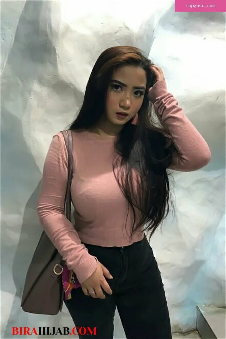 Zizi Wong